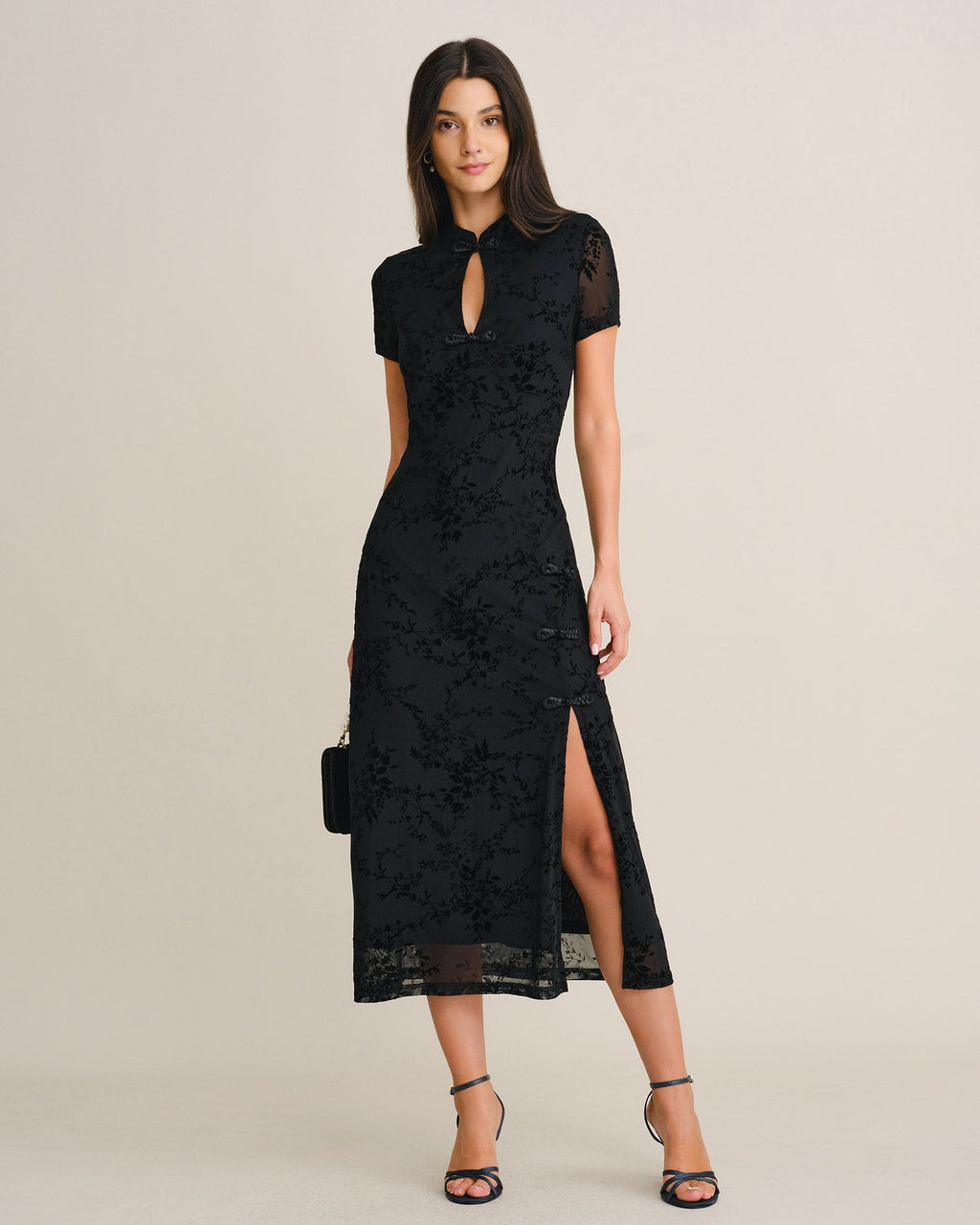 JOANA| VESTIDO NEGRO DE MALLA CON ABERTURA Y ESTAMPADO FLORAL