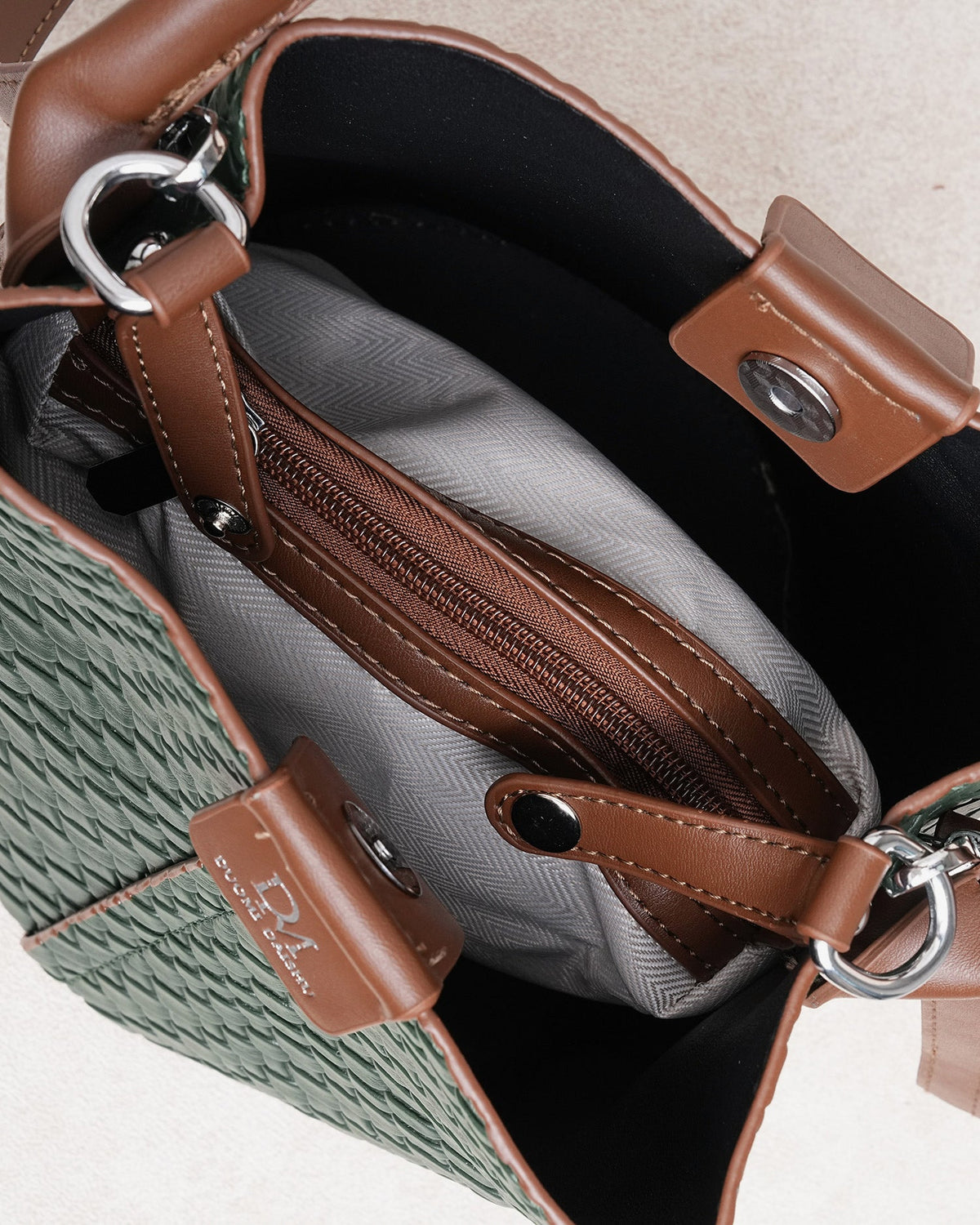 MATCHA | BOLSO DE MANO PIEL SINTÉTICA